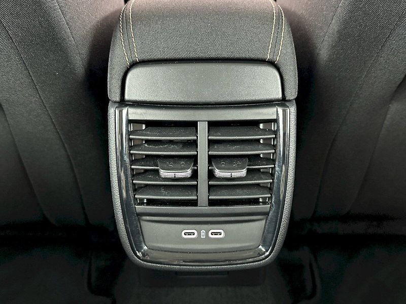 Škoda Kamiq (2025) DSG 1.0TSI 85kW Top Selection - fotka 29 z 32