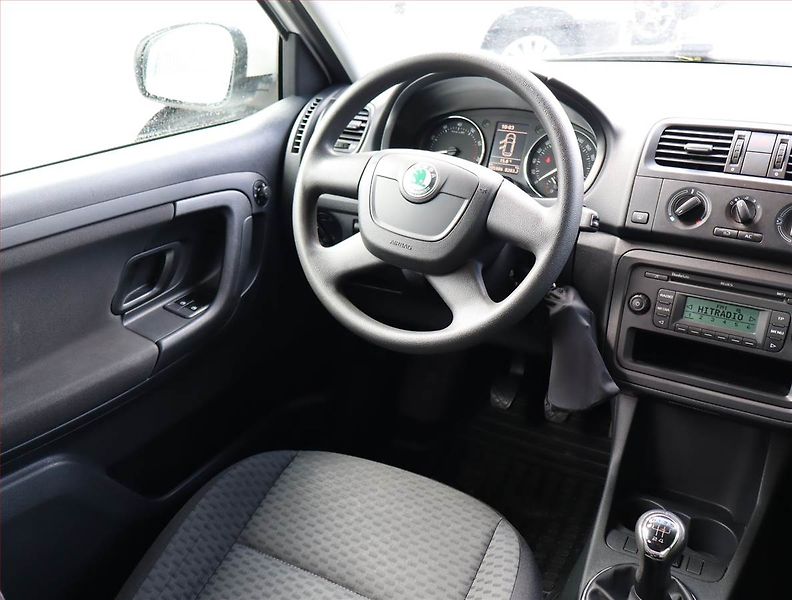 Škoda Fabia (2012) Ambiente 1.2 TSI, Eko.zaplacen - fotka 7 z 18