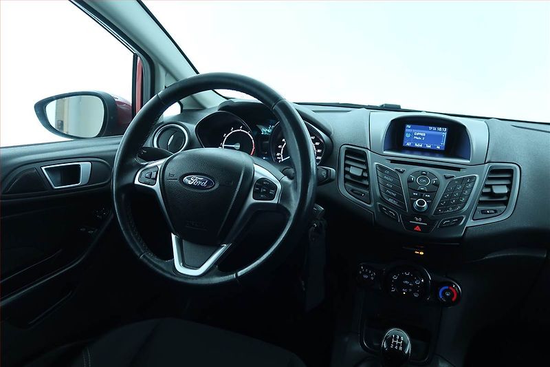Ford Fiesta (2017) 1.0 EcoBoost, Tempomat - fotka 7 z 20
