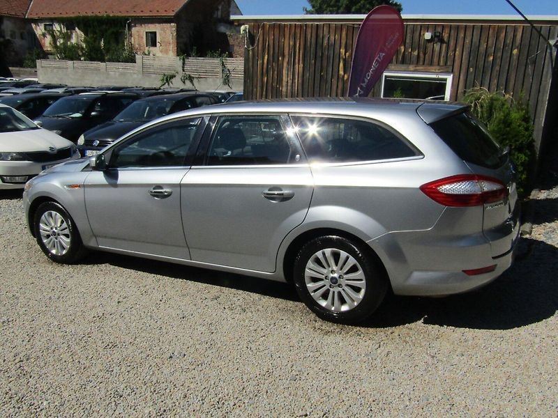 Ford Mondeo (2008) 2.0 TDCi GHIA 1.MAJITEL - fotka 4 z 43