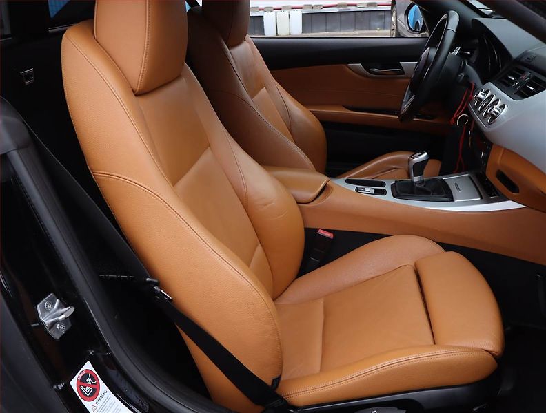 BMW Z4 (2013) sDrive20i, Kůže, Bi-Xenony - fotka 9 z 24
