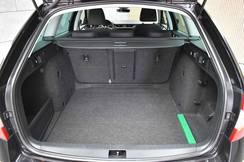 Škoda Octavia 1.6 TDI 85kW DSG*ACC*CAR-PLAY* - fotka 38 z 41