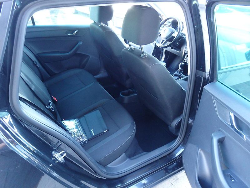 Škoda Rapid 1.2 TSI 63 kW DIGI. KLIMA - fotka 10 z 16