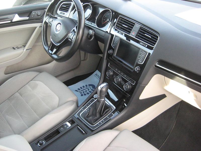Volkswagen Golf 1.4TSi 110kW-DSG-HIGHLINE-DPH! - fotka 23 z 28