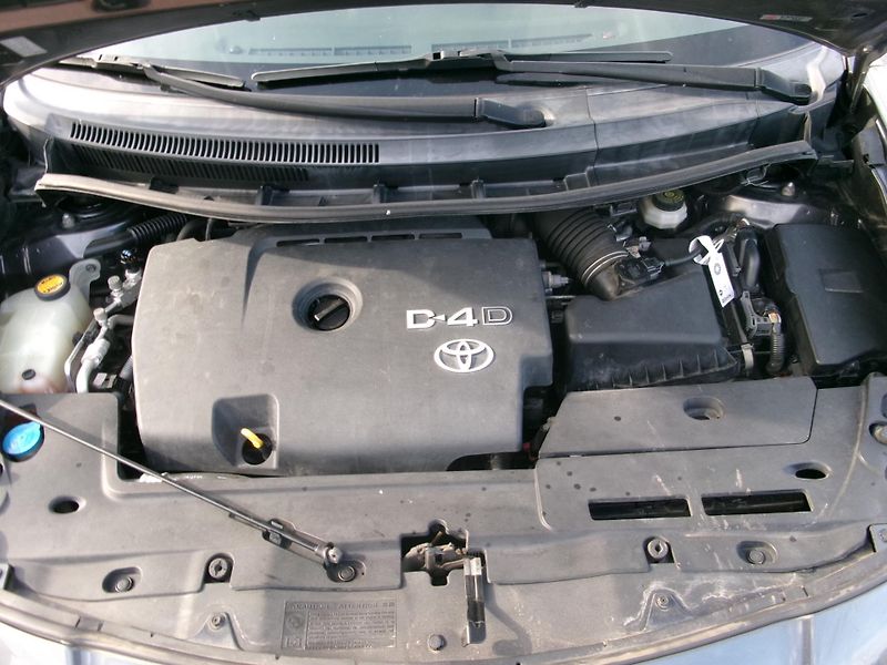 Toyota Auris (2007) 2,0 D-4D 93kW AC TEMP ALU - fotka 25 z 26