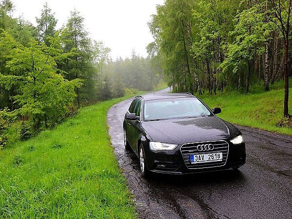 Audi A4.