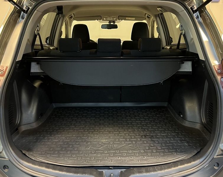 Toyota RAV4 2.2 AT D-CAT  ACTIVE DESIGN SM - fotka 10 z 15
