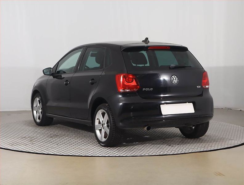 Volkswagen Polo (2012) 1.6 TDI, Automat, Navi, Xenony - fotka 4 z 19
