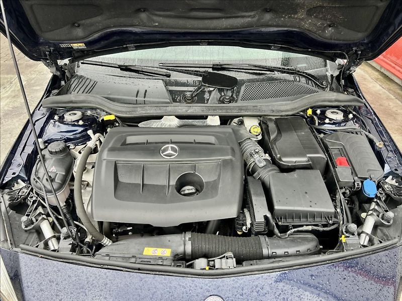 Mercedes-Benz Třídy A 180 d Sport automat - fotka 44 z 45