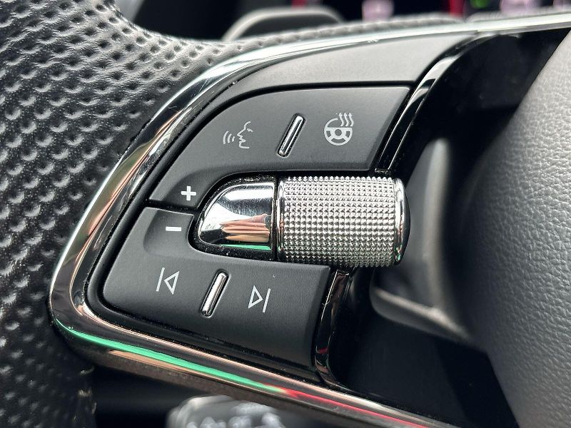 Škoda Superb (2023) Combi 2.0 TDI DSG Sportline - fotka 24 z 33