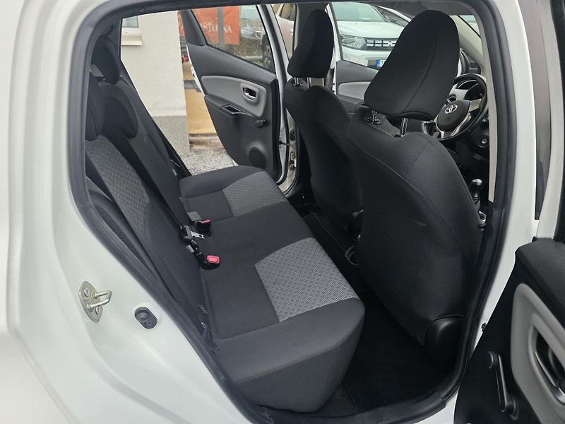 Toyota Yaris 1.0 VVTi Klimatizace  - fotka 12 z 19