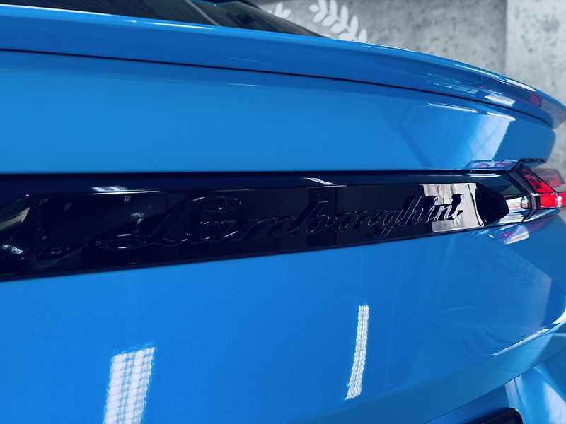 Lamborghini Urus (2024) S 23 MASAŽ HUD CARBON ZÁRUKA - fotka 11 z 50