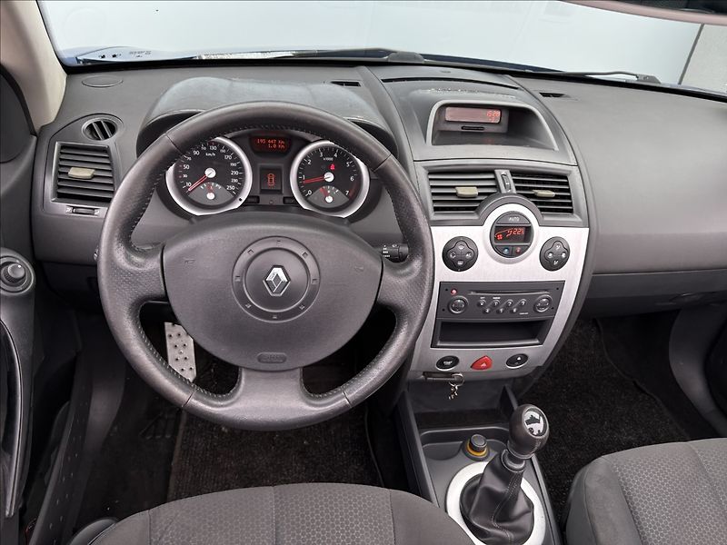 Renault Mégane 2,0 i 99 KW KABRIOLET - fotka 10 z 21