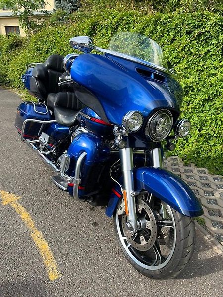 Harley-Davidson FLHTKSE ULTRA LIMITED CVO (2019) - fotka 12 z 17
