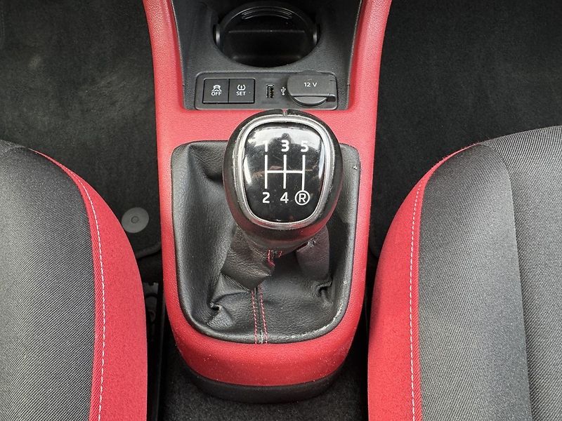 Škoda Citigo (2017) 1.0MPi Monte Carlo Bluetooth - fotka 10 z 48