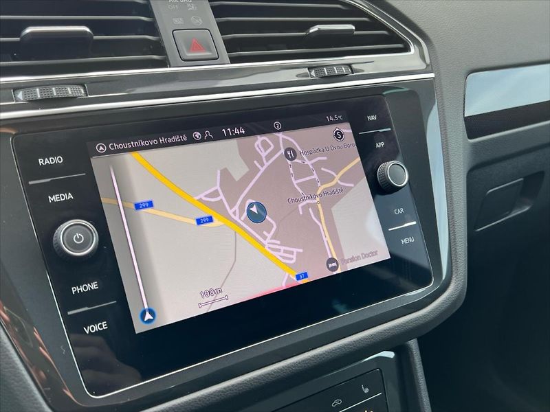 Volkswagen Tiguan 1,5 TSi 110kW 7DSG ELEGANCE - fotka 27 z 31