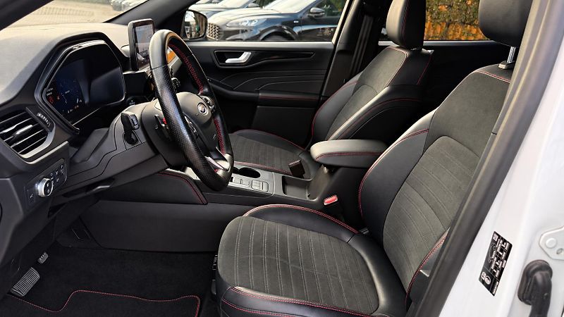 Ford Kuga (2022) 2.0d ST-Line,4x4,ČR,SERVIS - fotka 10 z 44