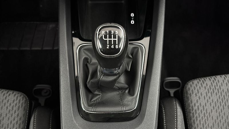 Škoda Octavia 2.0 TDI Style Combi - fotka 25 z 28