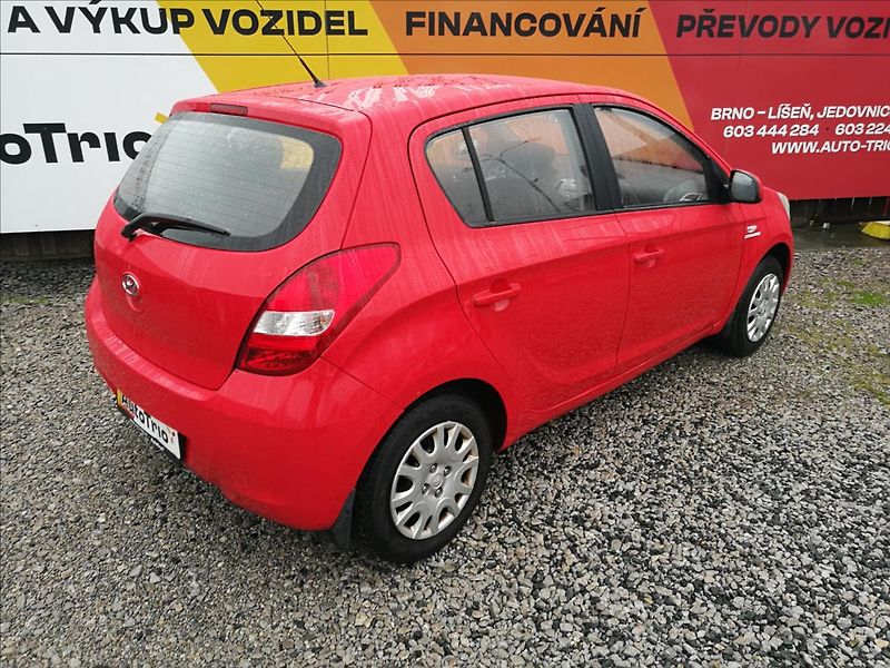 Hyundai i20 1,3 i - fotka 3 z 14