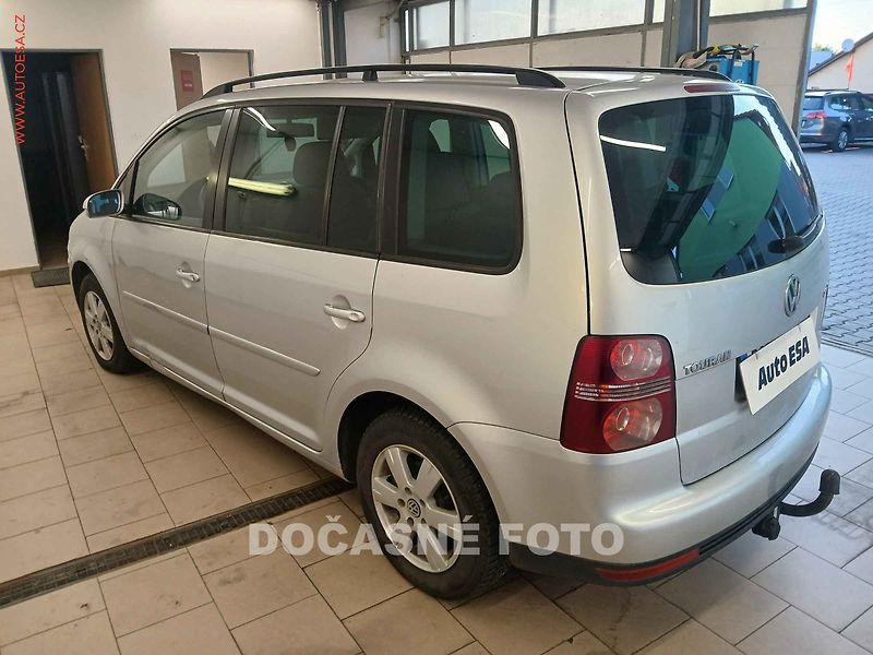 Volkswagen Touran (2007) 2.0 TDi, autoAC, temp - fotka 2 z 3