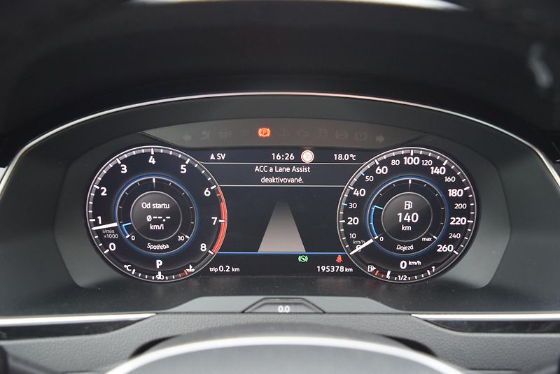 Volkswagen Passat (2018) 1.4TSI 110kw DSG HIGHLINE NAVI - fotka 33 z 50