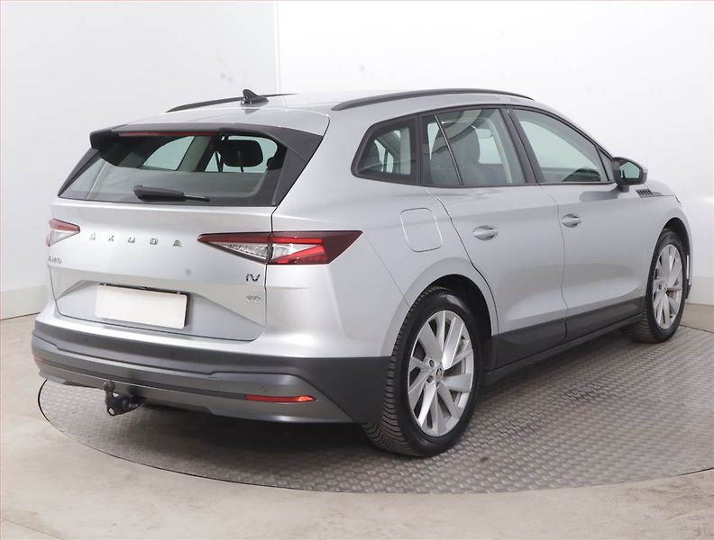 Škoda Enyaq (2021) Suite 60 (62 kWh), SoH 92% - fotka 5 z 18