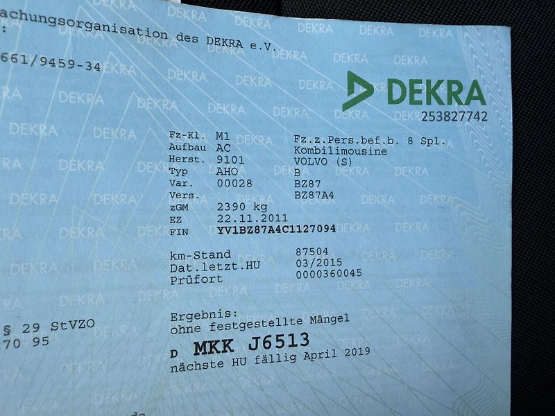 Volvo XC70 2.4 D4 4X4 MANUAL SERVISKA - fotka 37 z 45