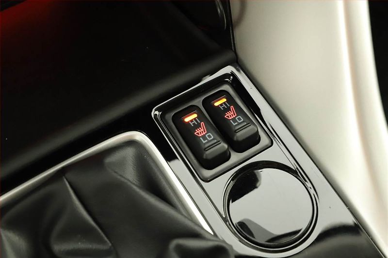 Mitsubishi Eclipse Cross (2019) 1.5 T-MIVEC - fotka 10 z 14