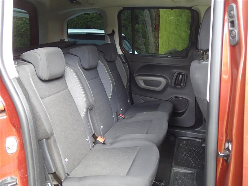 Peugeot Rifter 1,5 HDi, Active, ČR 2. Maj - fotka 25 z 35