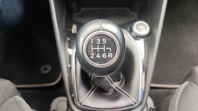Ford Fiesta (2017) 1,0 EB 74kW Titanium - fotka 21 z 31