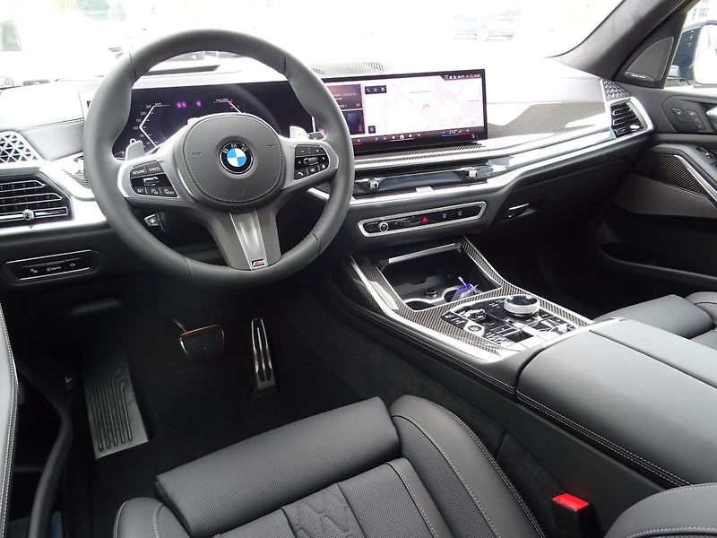 BMW X7 xDrive40d - fotka 4 z 6