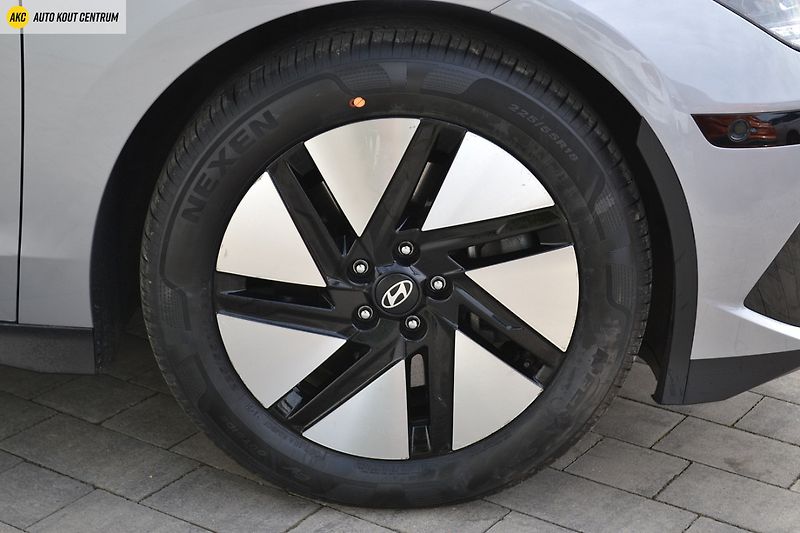 Hyundai Ioniq 6 239KW 4x4 POWER 77kWh STYLE PR - fotka 9 z 74