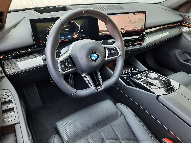 BMW Řada 5 (2025) 520d Sedan M Sport - fotka 13 z 16