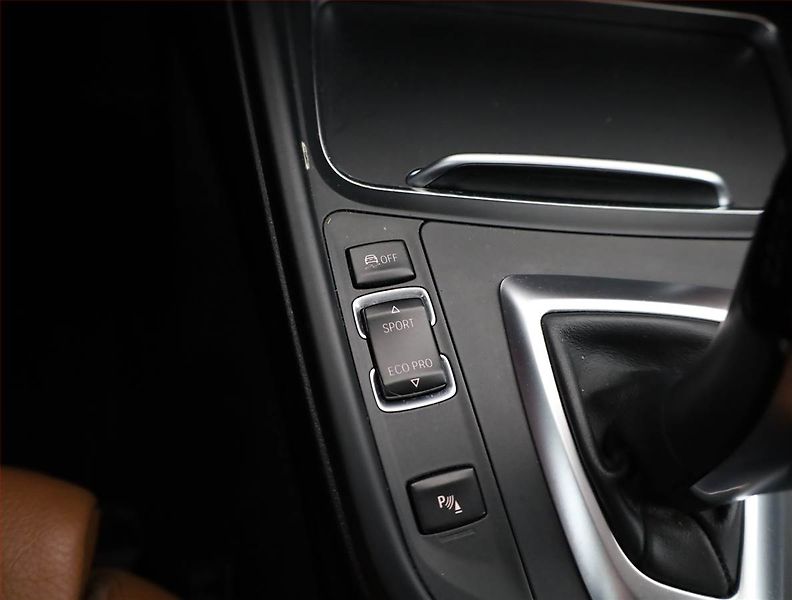BMW Řada 3 (2017) Individual 320d xDrive GT - fotka 14 z 21