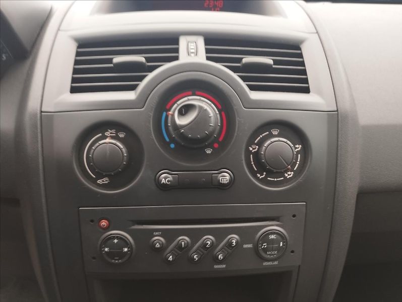 Renault Mégane 1,6 82KW - fotka 14 z 16