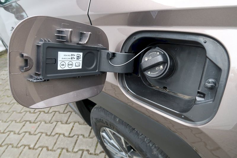 Hyundai Tucson (2023) Smart Navi 1,6 T-GDI MHEV DCT7 - fotka 28 z 30