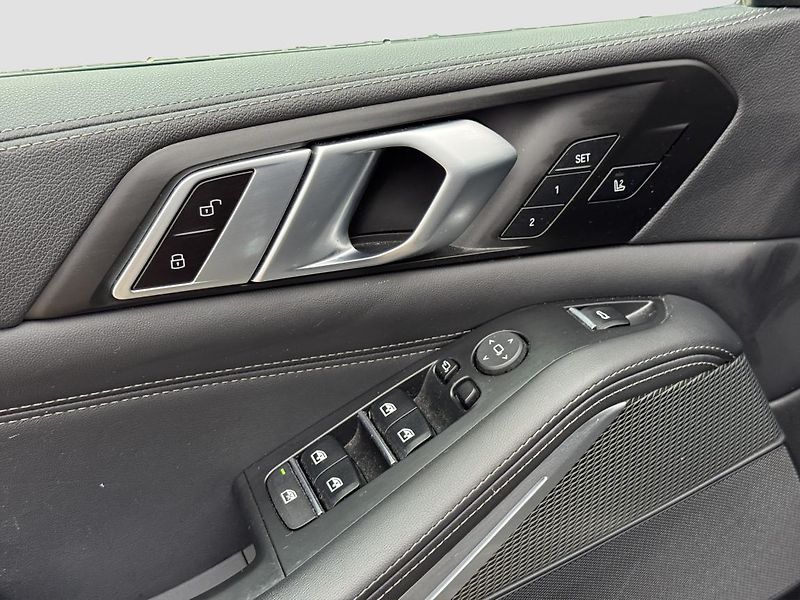 BMW X5 xDrive30d - fotka 8 z 22