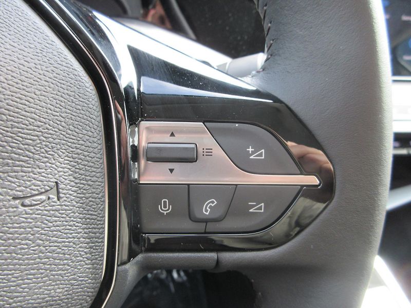 Peugeot 308 (2025) SW STYLE Hybrid 145 e-DCS6 - fotka 18 z 31