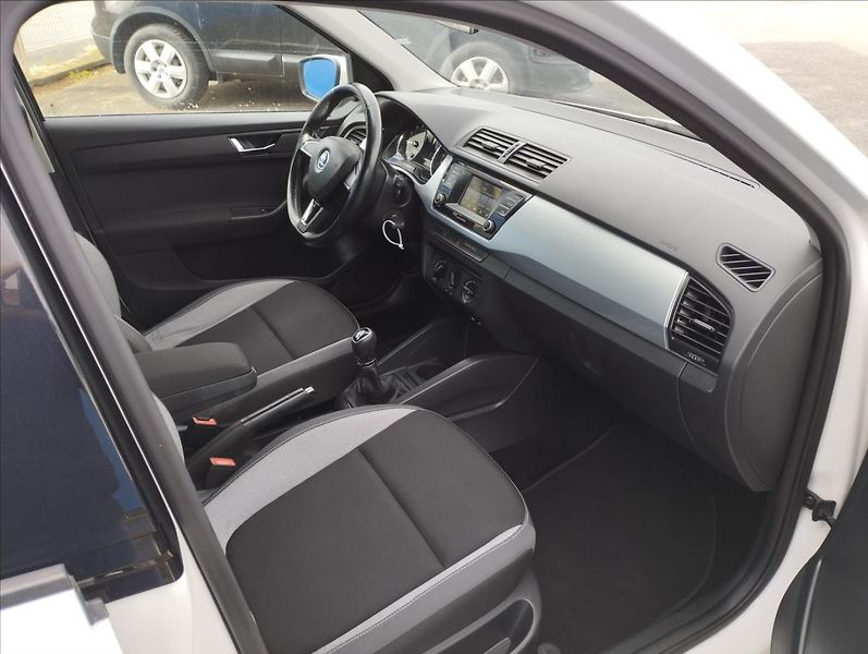 Škoda Fabia 1,0 - fotka 8 z 20