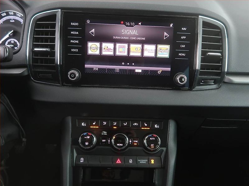 Škoda Karoq (2020) 1.6 TDI, Navi, Tempomat - fotka 12 z 20