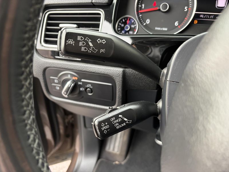 Volkswagen Touareg (2011) 180kW/PLNÝ SERVIS/N.ROZVODY/ - fotka 12 z 22