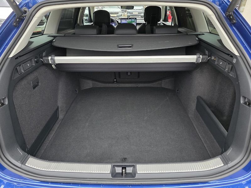 Škoda Superb Combi DSG 4M 2,0TDi 142kW L&K - fotka 26 z 26
