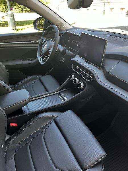 Škoda Kodiaq (2024) Excl.Sel. 2.0TDI DSG 4x4 NOVÝ - fotka 6 z 9