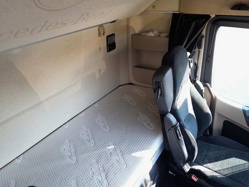 Mercedes-Benz Actros 1851 LowDeck / Mega - fotka 24 z 32