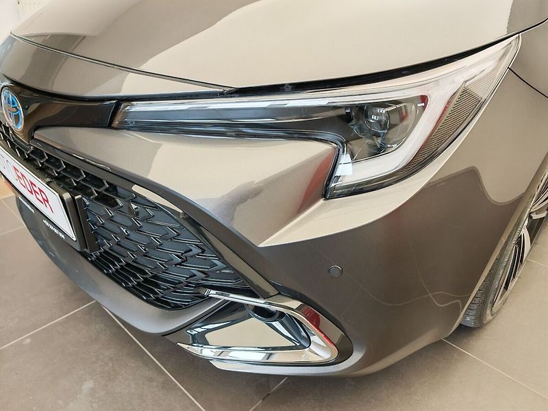 Toyota Corolla 1,8 Hybrid e-CVT Style - fotka 7 z 40