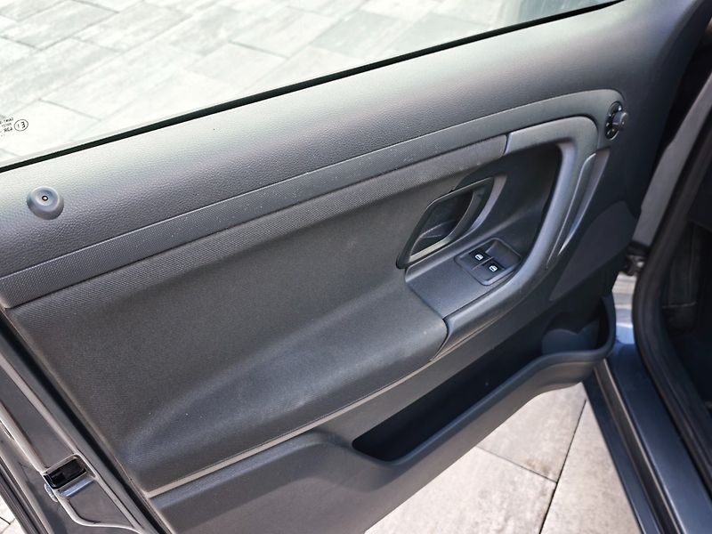 Škoda Fabia (2012) 1,2 TSI 63 KW Ambiente - fotka 19 z 30