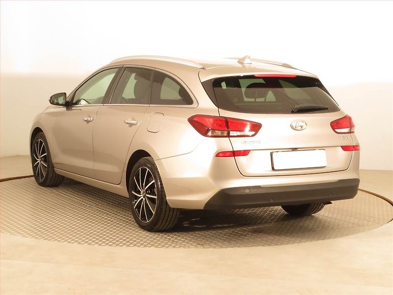 Hyundai i30 (2018) 1.6 CRDi, Serv.kniha, Navi - fotka 4 z 18
