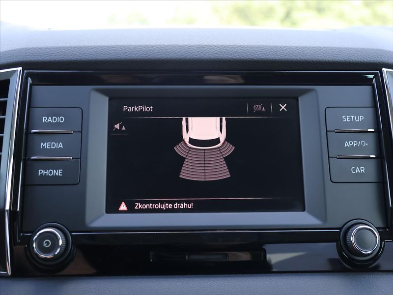 Škoda Karoq 1,0 TSI Soleil LED 1.Majitel - fotka 18 z 27