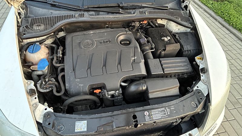 Škoda Octavia (2012) 1.6 TDI 100% servis - fotka 14 z 18