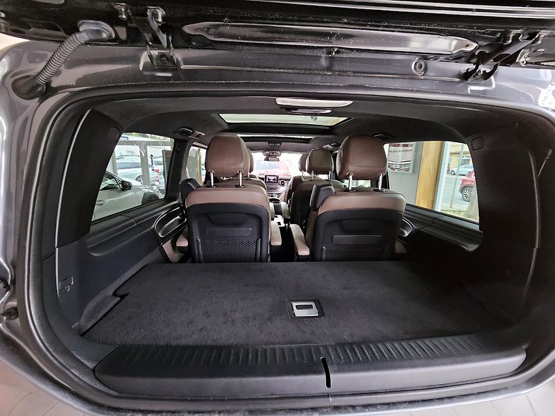 Mercedes-Benz Třídy V (2020) V300dL AMG Exclusive TOPvýbava - fotka 23 z 33